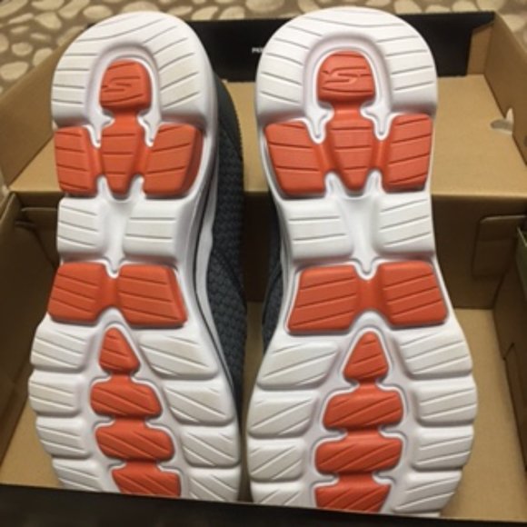 Skechers Men's GO WALK 5 Slip-On Shoes  Size 8.5  NEW IN BOX - Picture 14 of 15